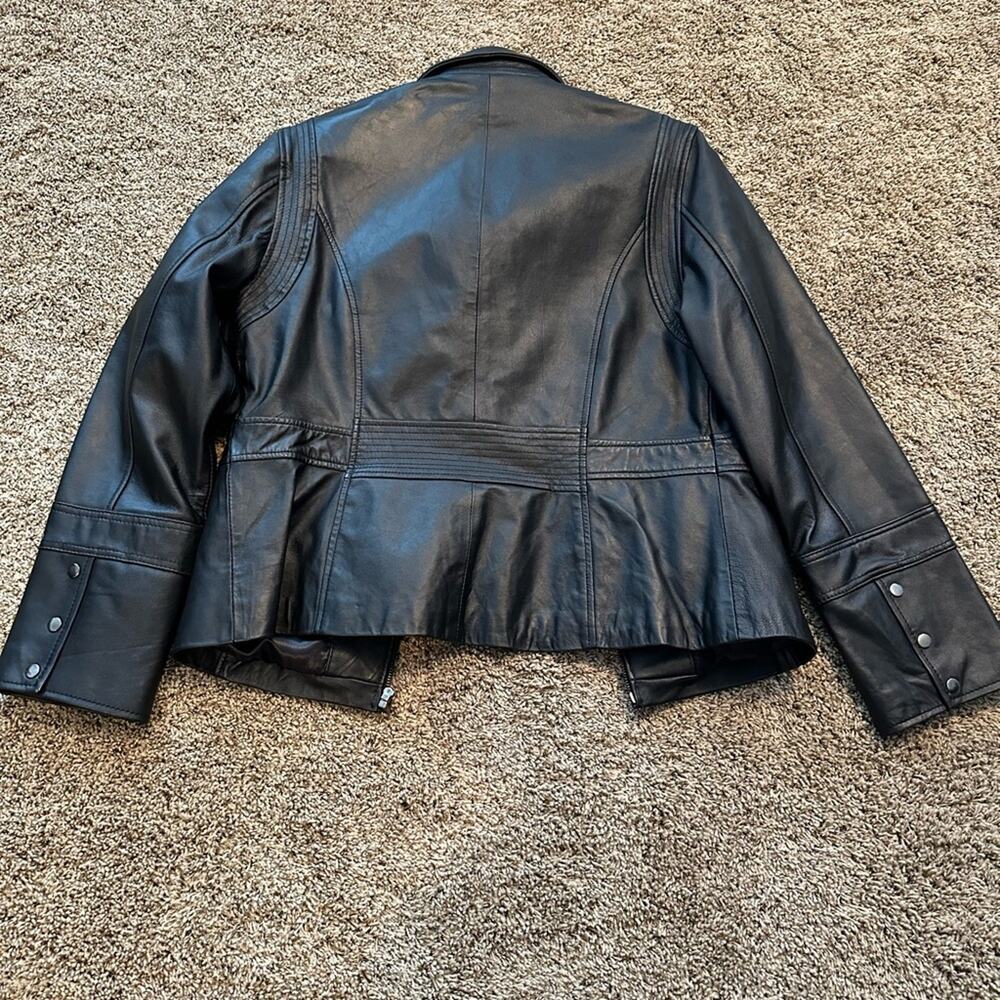 Black leather jacket, EUC, size medium - Picture 3 of 11